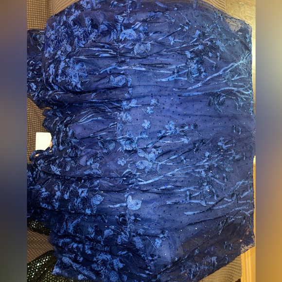 Mac Duggal Floral sequence Chico gown - Picture 5 of 5